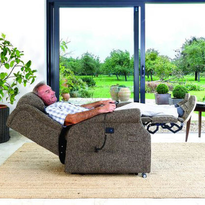 Mobility-World-Ltd-UK-Chilton-Lateral-Back-Quad-Motor-Riser-Recliners-Lifestyle