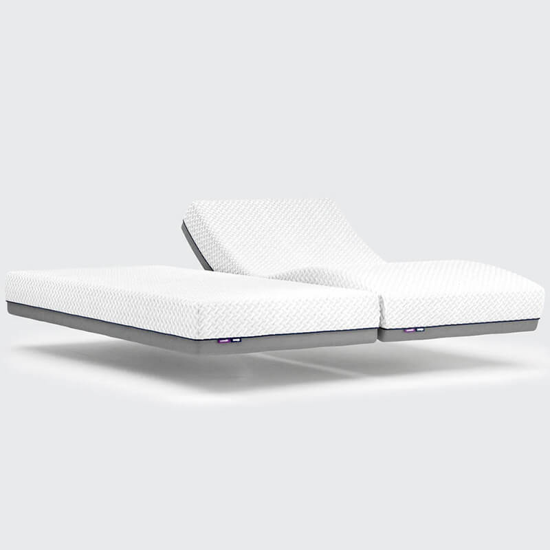 This layered foam mattress is constructed from a Visco/memory foam topper and a supportive, filler-free reflex foam base to provide pressure-relieving benefits.