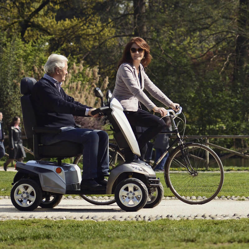 Mobility-World-UK-Kymco-Maxer-Luxury-Mobility-Scooter